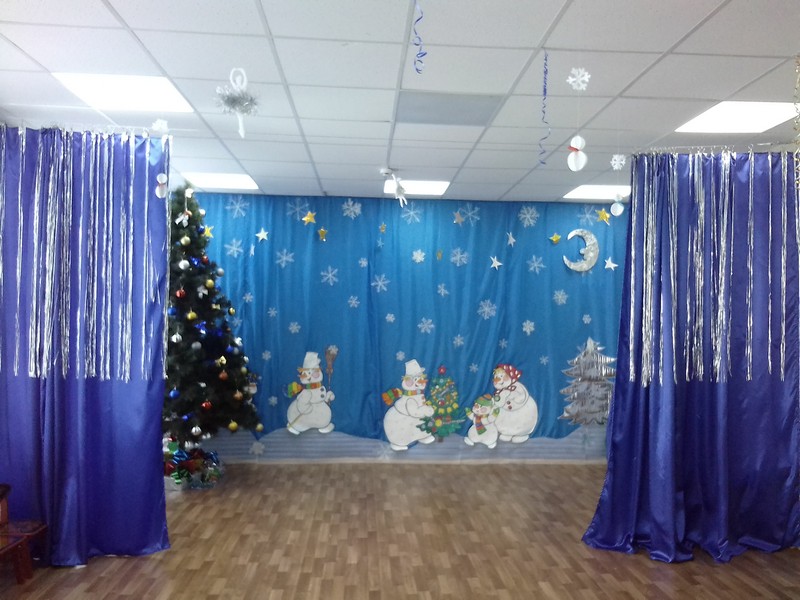 Новогодний зал в детском саду (61 фото)
